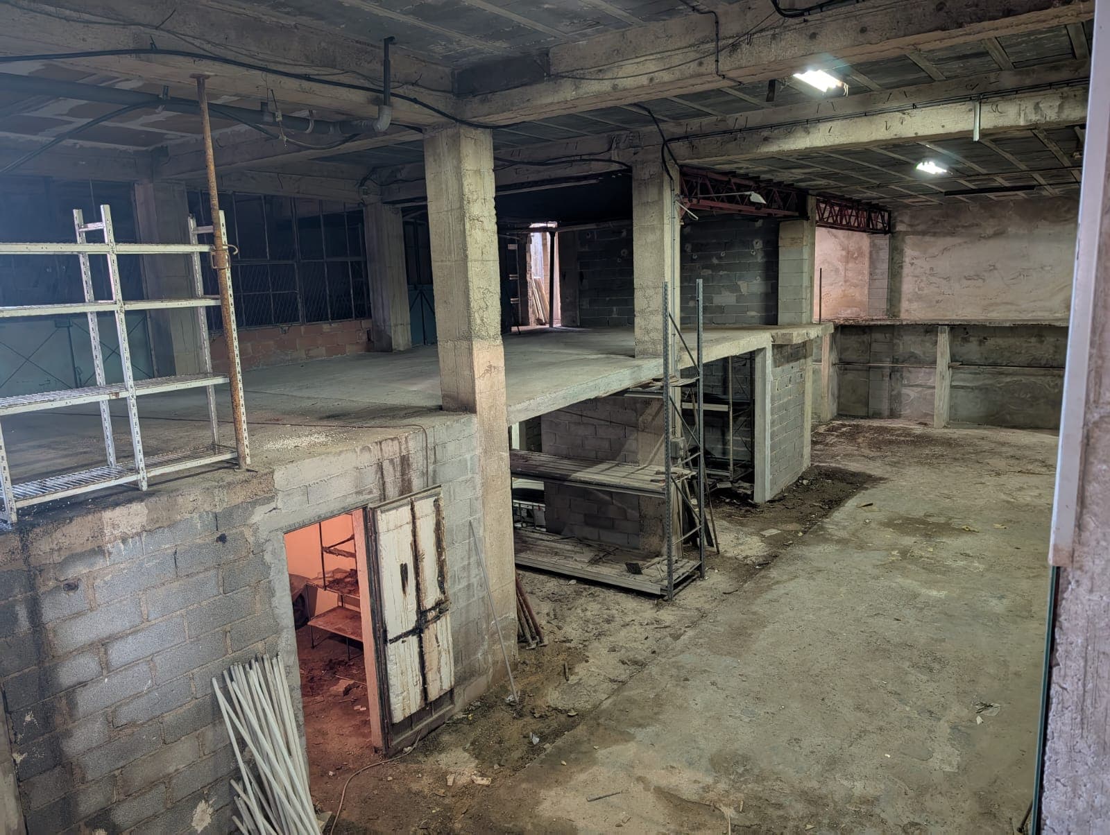 Propriété agricole avec deux villas + entrepôt 👨🌾 - 450 - Solliès-Ville